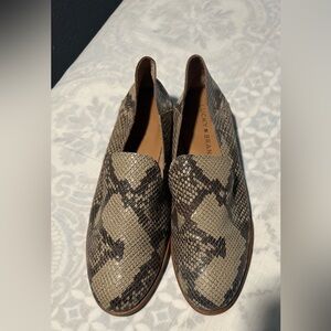 Lucky Brand Women Textured Snake Pattern Loafers